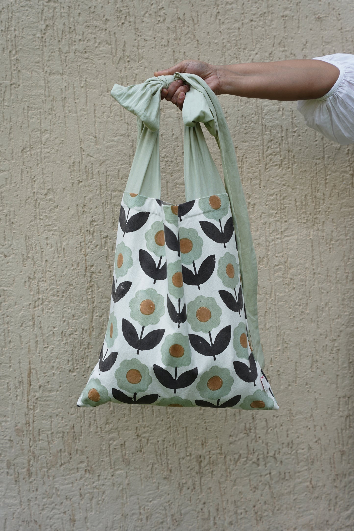 The Linje Tote – Scandinavian Designer Tote Bag