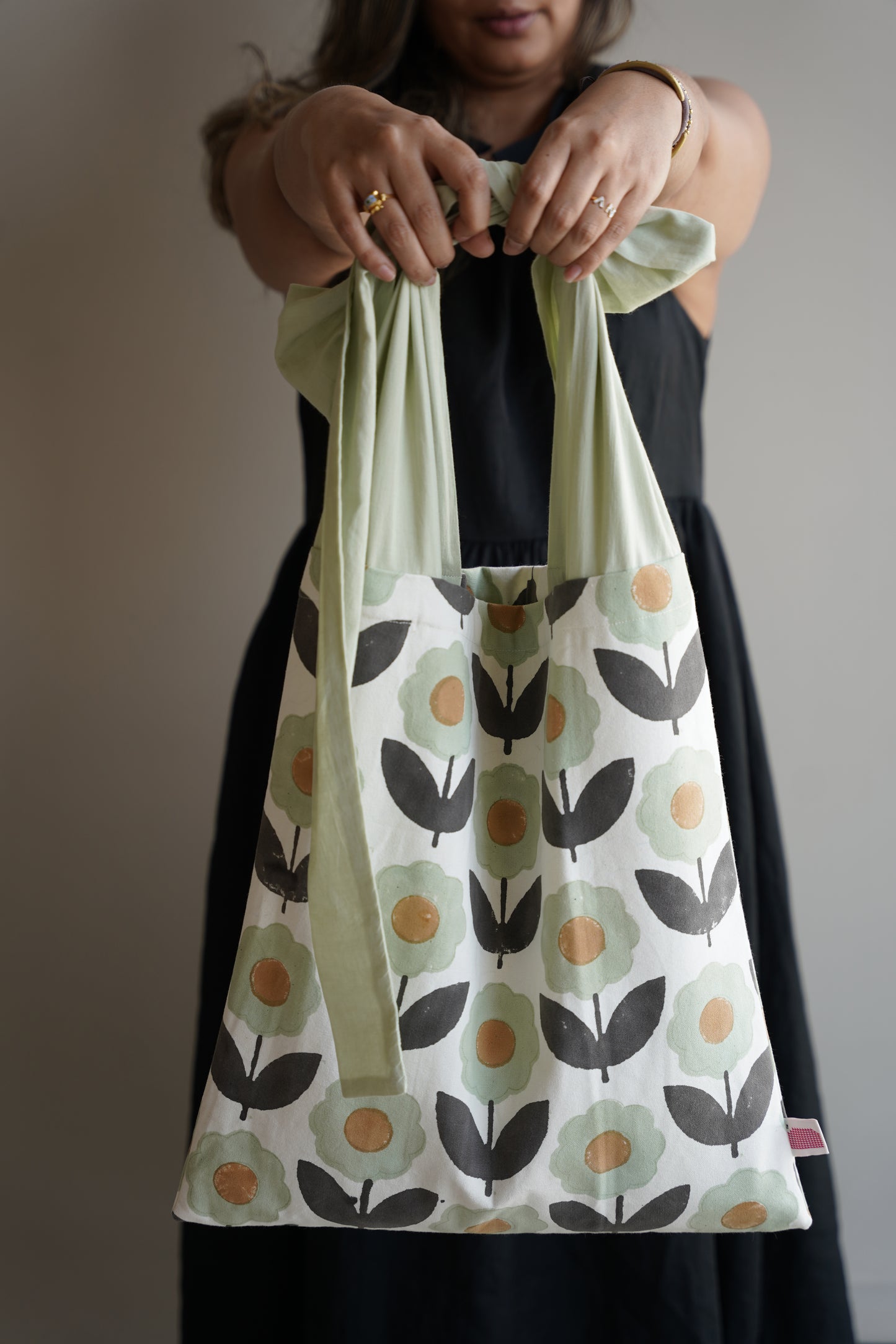 The Linje Tote – Scandinavian Designer Tote Bag